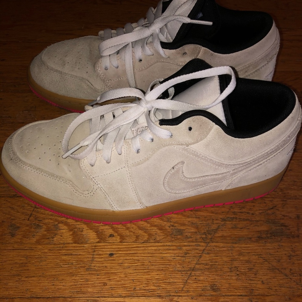 Jordan 1 Mid - Picture 2 of 5